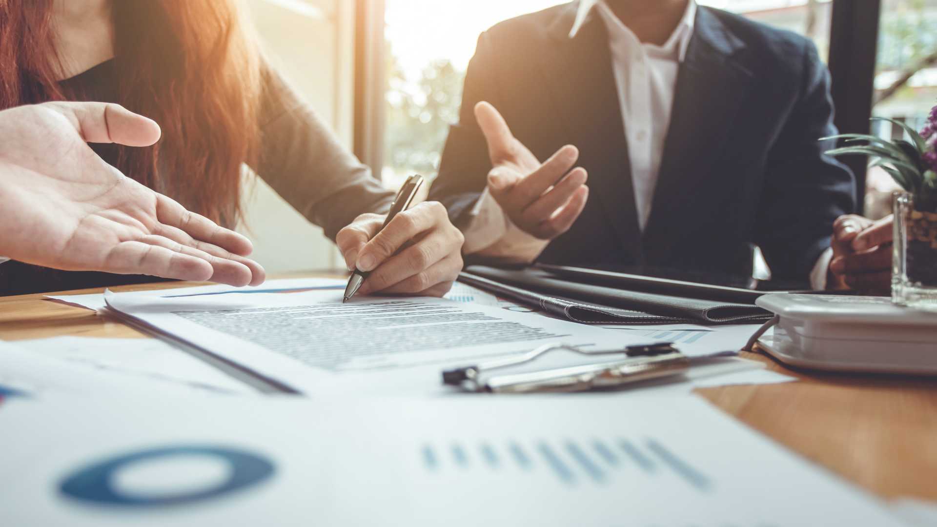 Business contract. agreement was signed co-investment business