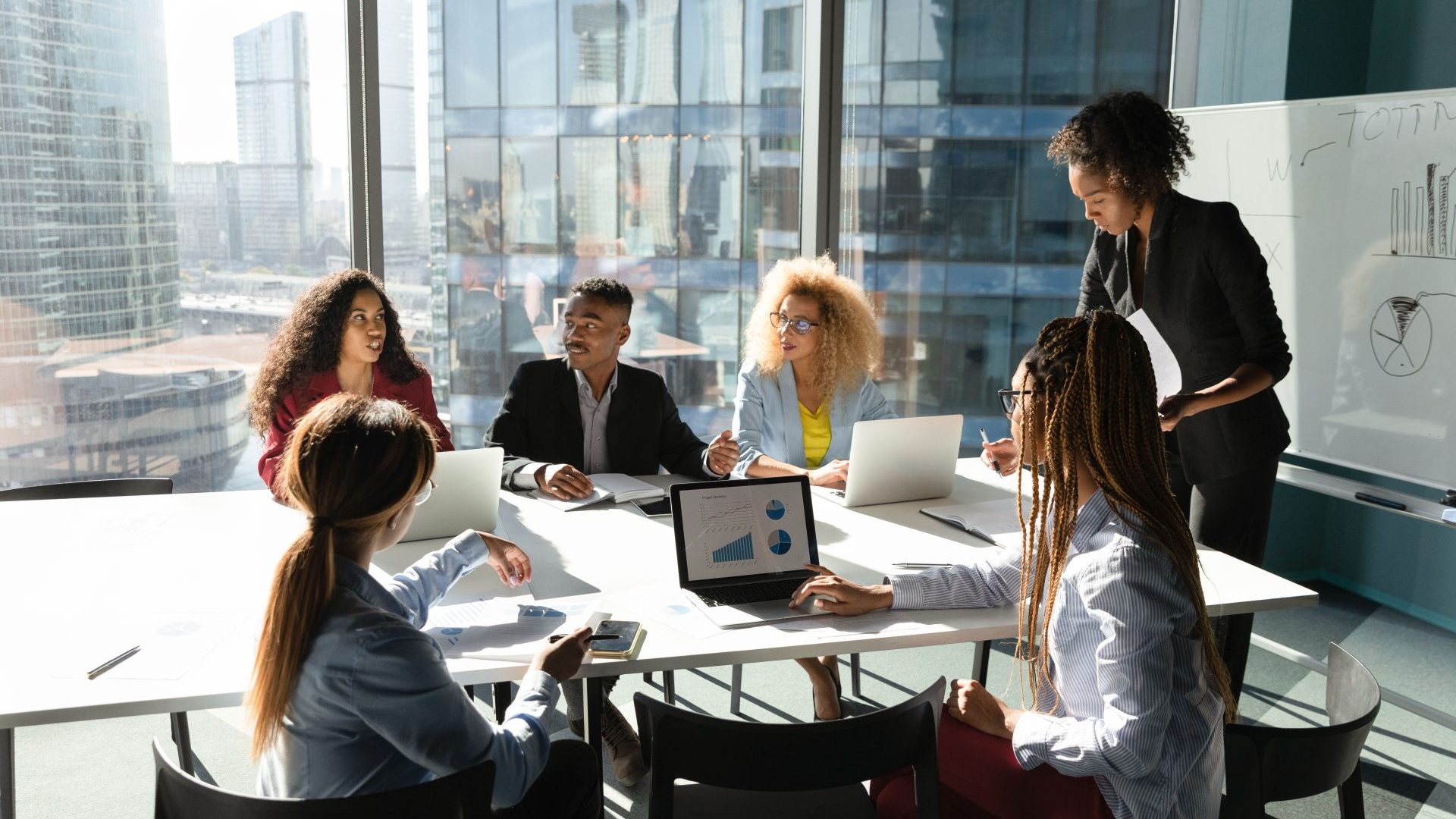 Onboarding in team meeting.